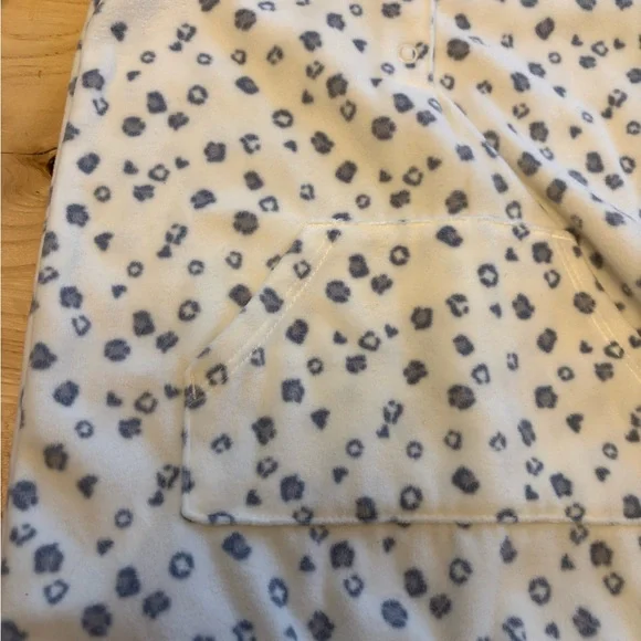 Cheetah pattern sleeper with hood - Picture 3 of 8